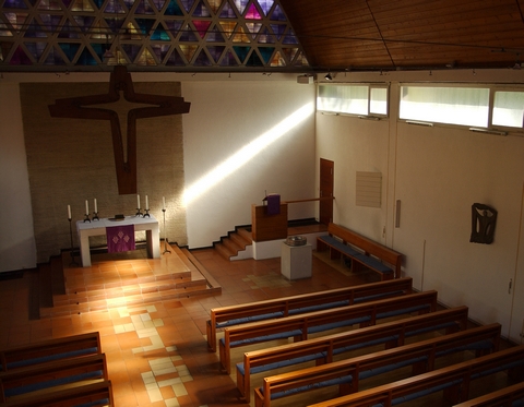 Rika Unger : Vershnungskirche Mnster : Lichtstrahl auf Altar und Kanzel